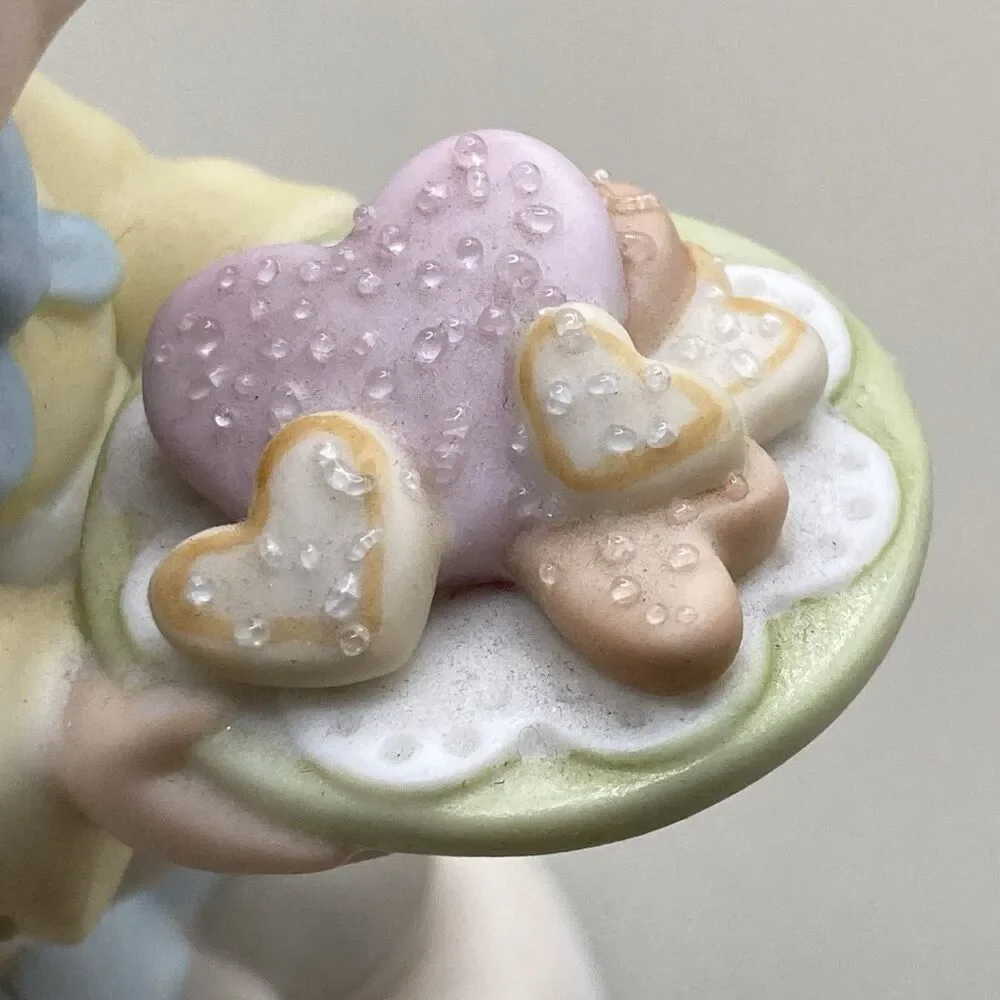 Precious Moments Figurine • You Are My Favorite Dish • 2001 Enesco